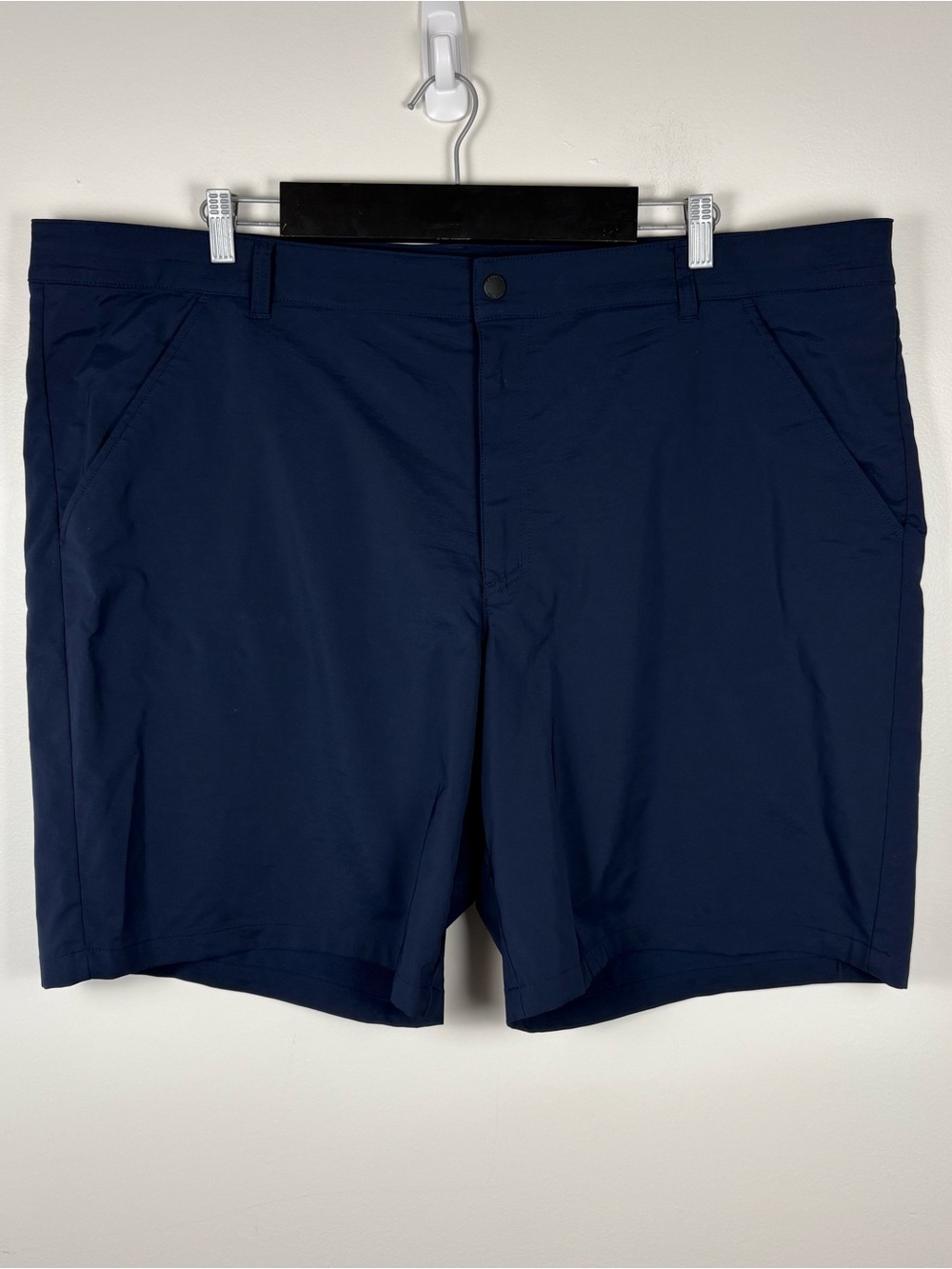 Columbia Sage Peak Men’s Navy Blue Golf Shorts, Size 46W, Stretch Performance